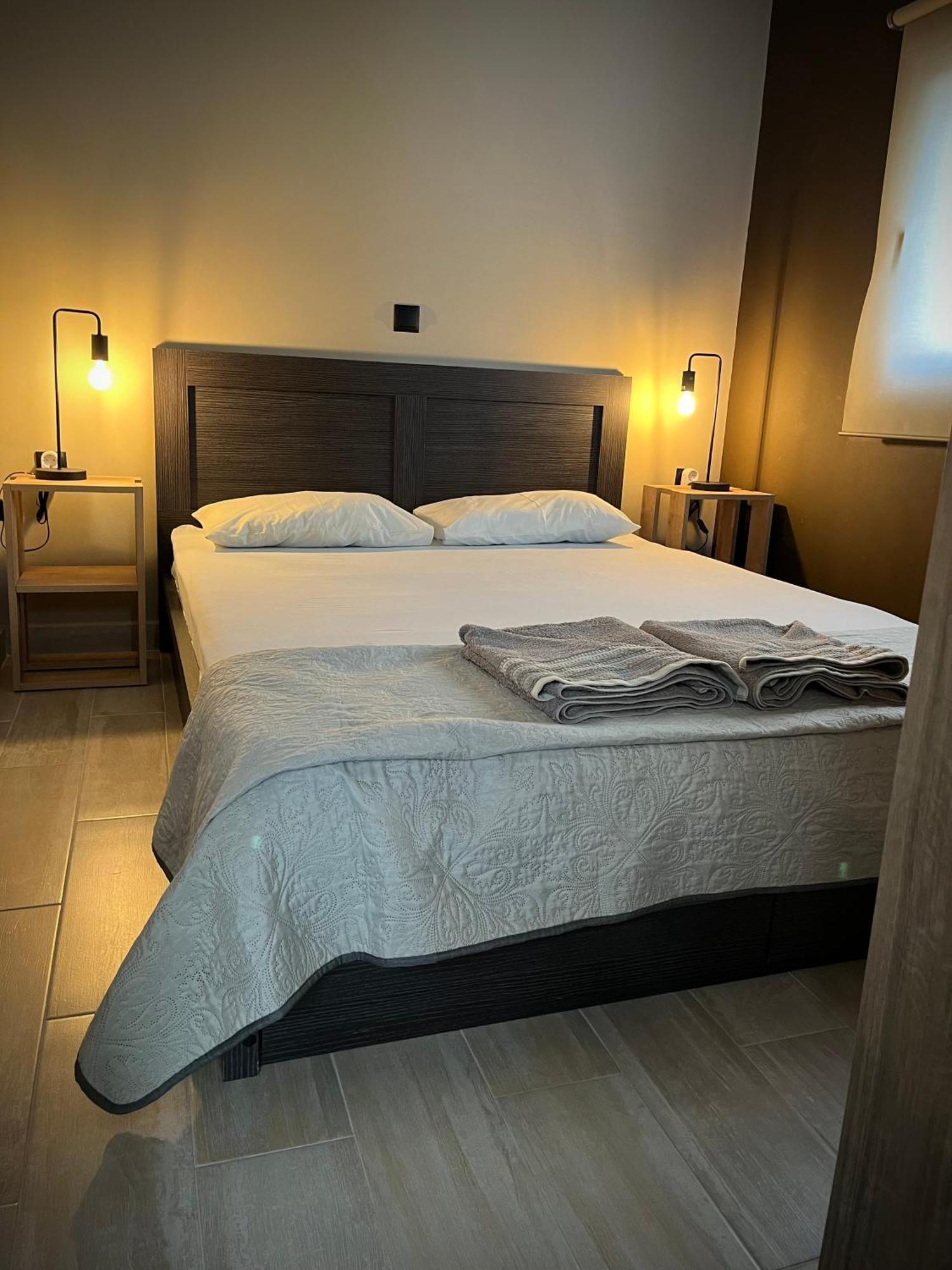 Joannas Airport Luxury Rooms Луца Экстерьер фото